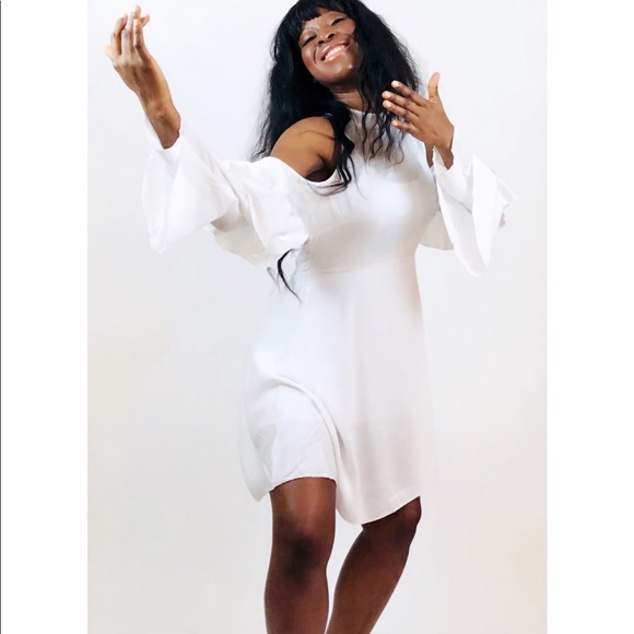 🌹White Ruffled Dress 🌹 - Picture 3 of 8